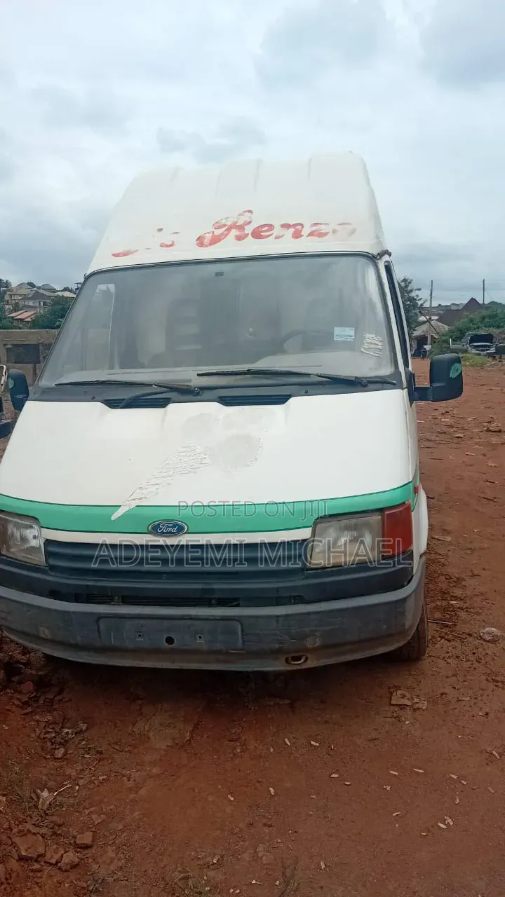Ford Transit 2000