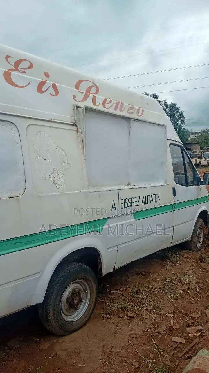 Ford Transit 2000