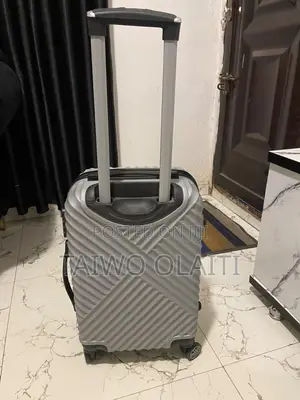 20-Inch Hard Shell 4-Wheel Trolley Travel Suitcase