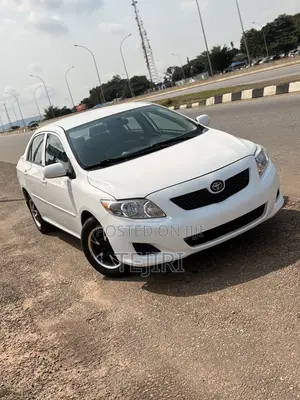 Toyota Corolla 2011 White