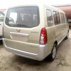 Mitsubishi L300 2005 Silver