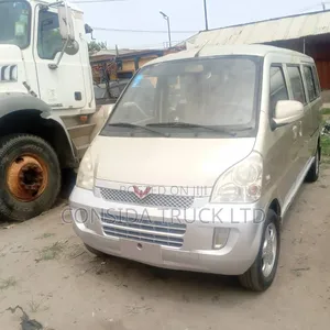 Mitsubishi L300 2005 Silver