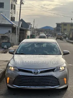 Toyota Avalon XLE Premium 4dr Sedan (3.5L 6cyl 6A) 2014 Gold