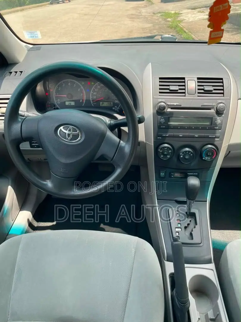 Toyota Corolla 2011 White