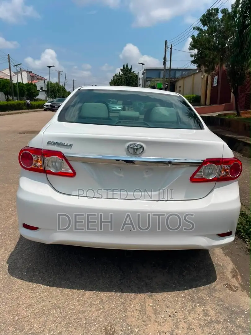 Toyota Corolla 2011 White