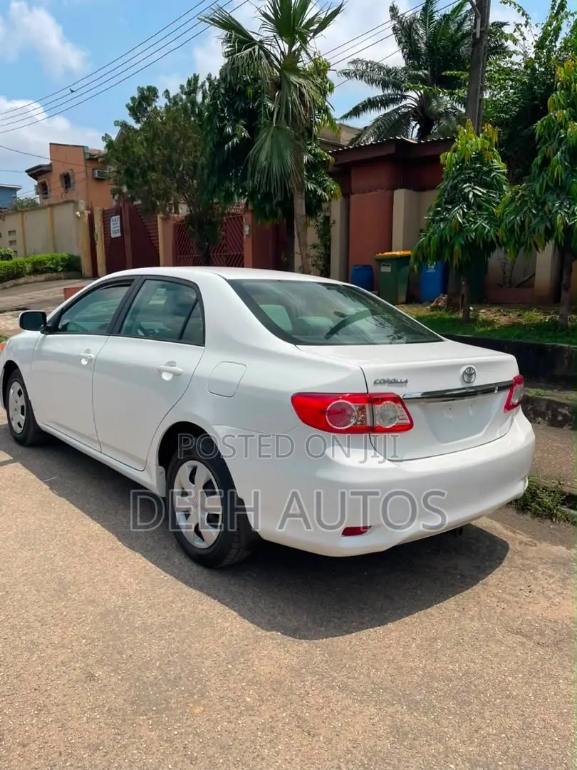 Toyota Corolla 2011 White