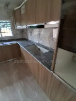 4bdrm Townhouse / Terrace in Santobigger, Sabon Lugbe for rent