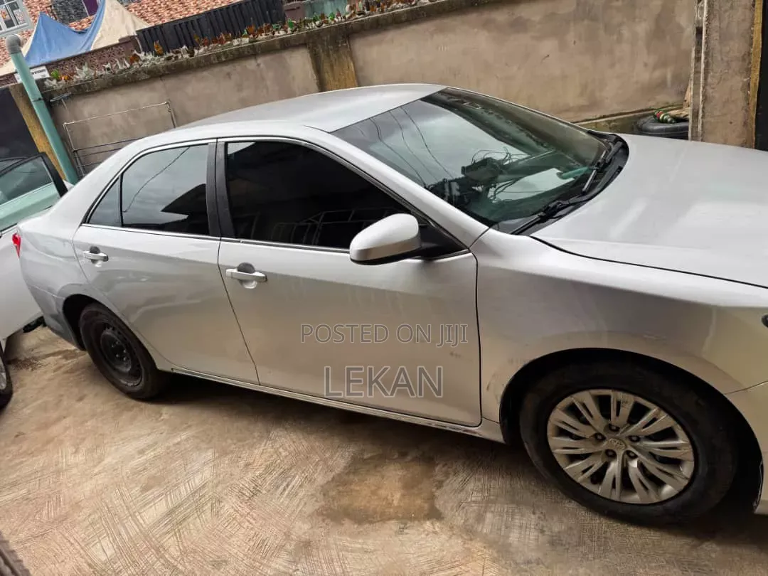 Toyota Camry 2012 Silver