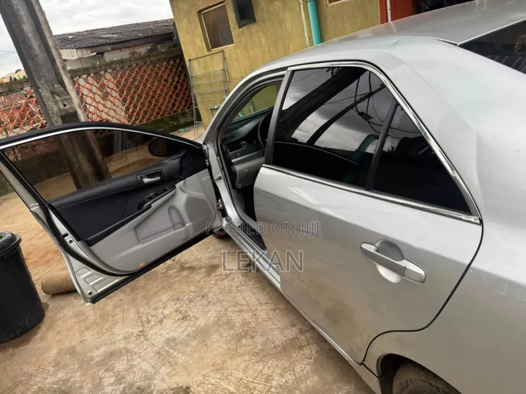Toyota Camry 2012 Silver