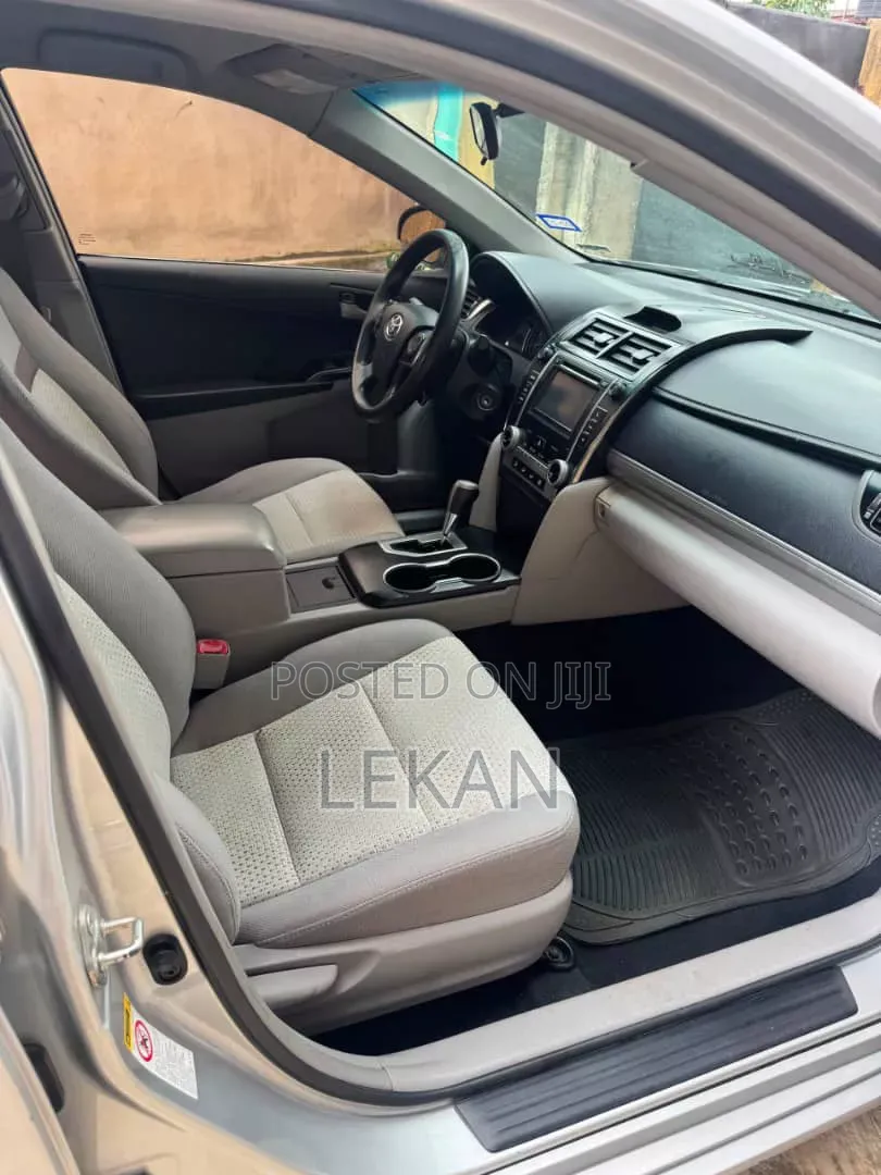 Toyota Camry 2012 Silver