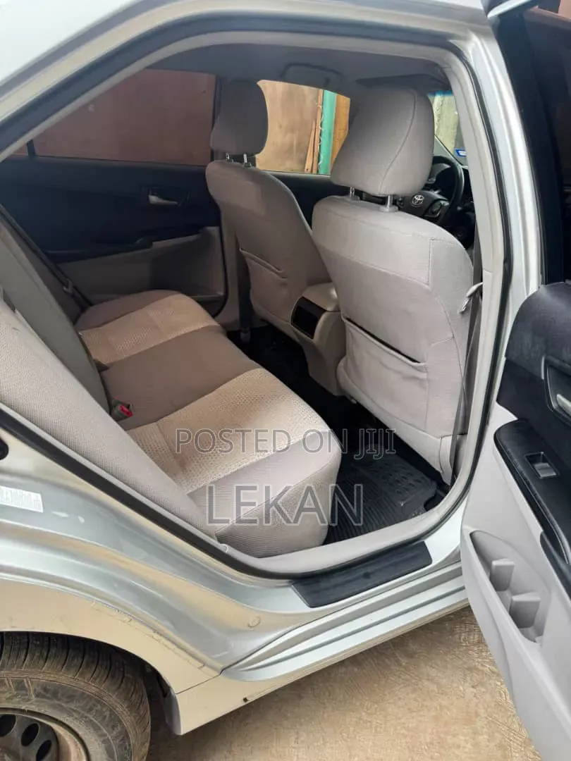 Toyota Camry 2012 Silver