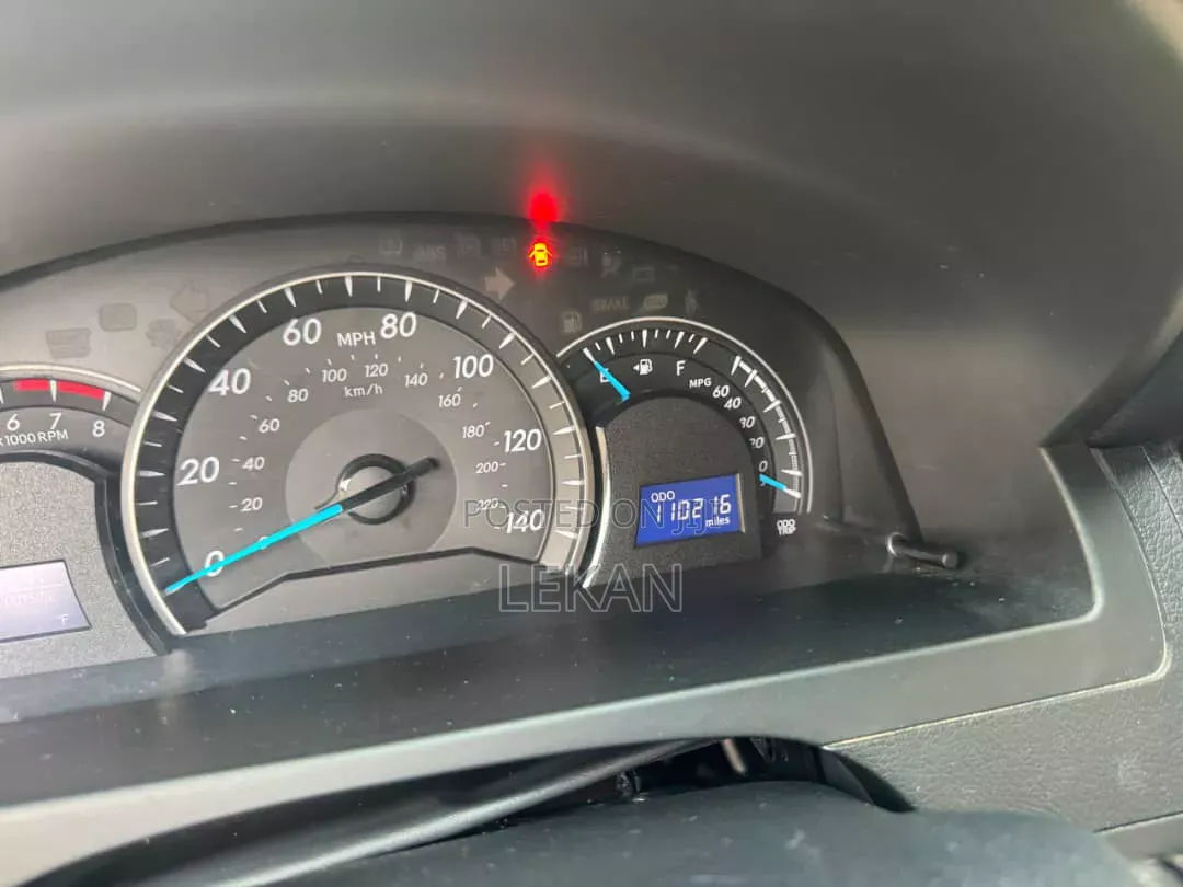 Toyota Camry 2012 Silver