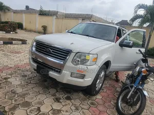 Ford Explorer 2010 White