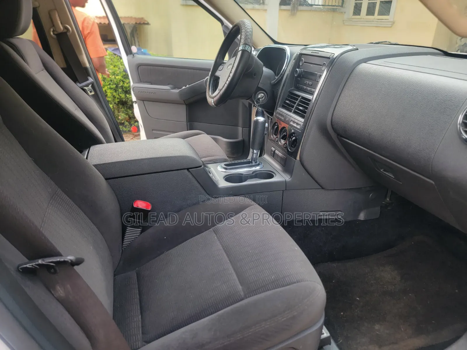 Ford Explorer 2010 White