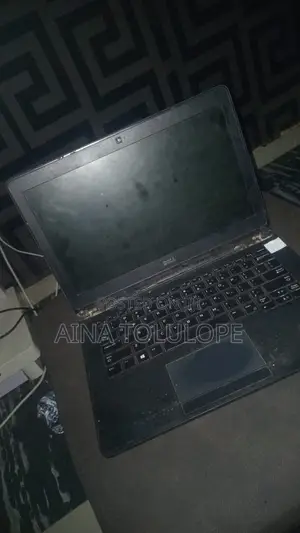 Laptop Dell Latitude 7400 8GB Intel Core i7 HDD+SSD 256GB