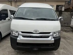 Toyota HiAce 2015 White