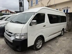 Toyota HiAce 2015 White