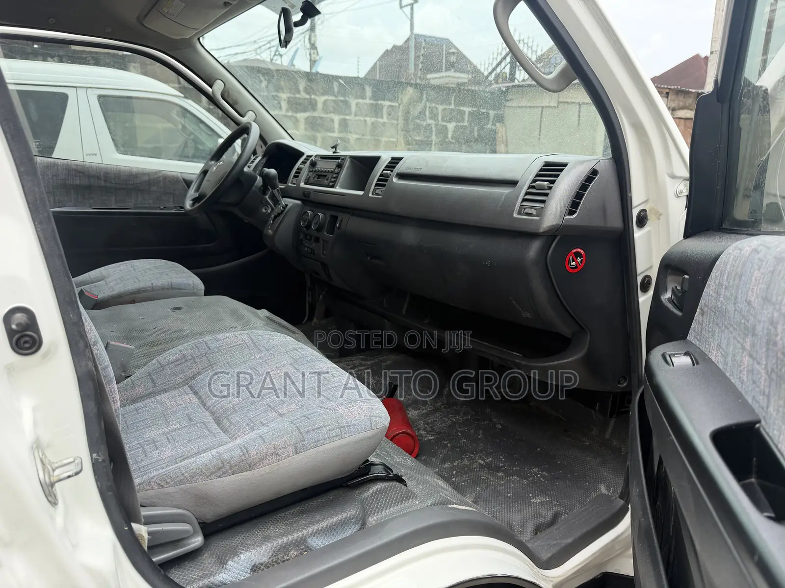 Toyota HiAce 2015 White