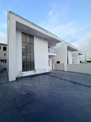 4bdrm Duplex in Carlton Gate Estate, for sale