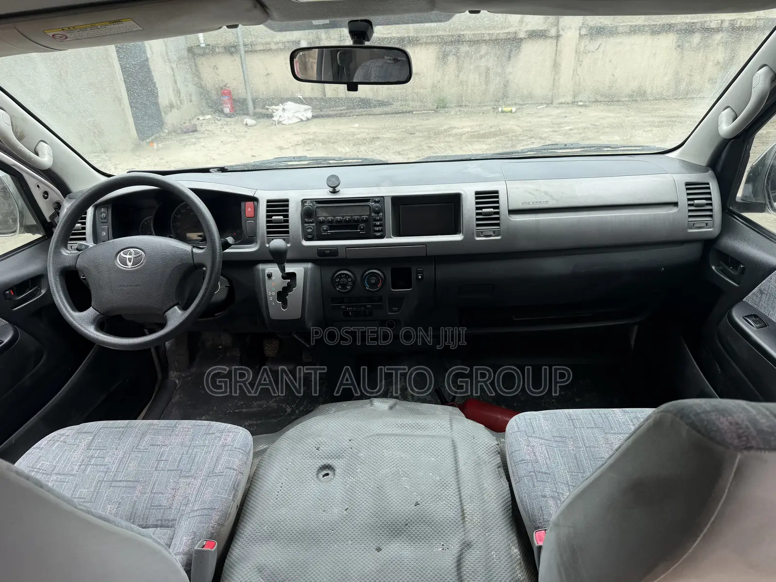 Toyota HiAce 2015 White