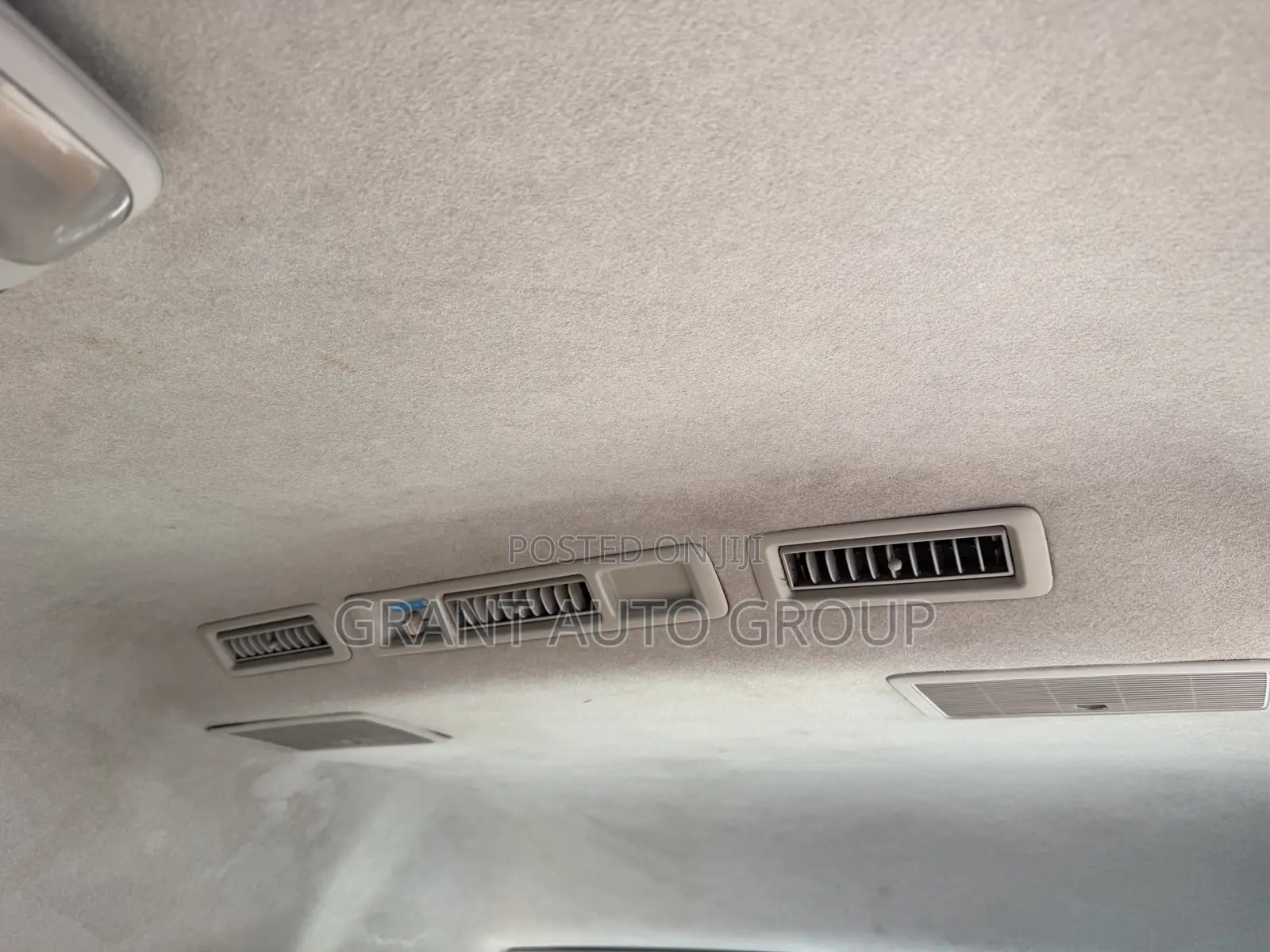 Toyota HiAce 2015 White