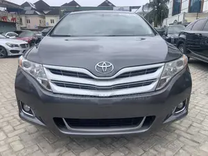 Toyota Venza XLE 4dr Wagon AWD (3.5L 6cyl 6A) 2014 Gray
