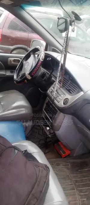 Toyota Sienna XLE 2002 Silver