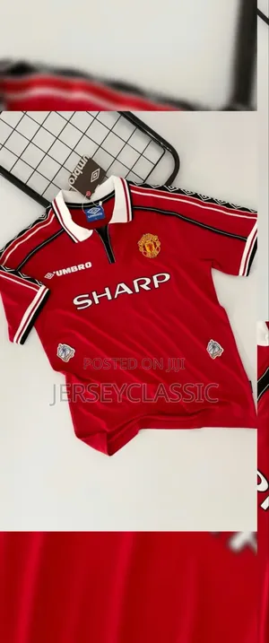 Manchester United Retro Jersey – Classic Vintage Football Shirt