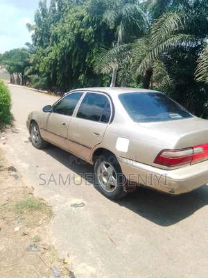 Toyota Corolla Sedan 2001 Gold