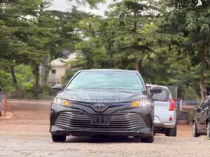 Toyota Camry LE FWD (2.5L 4cyl 8AM) 2018 Black