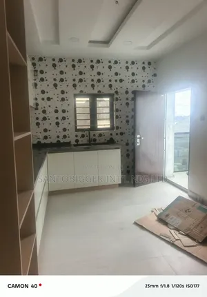 2bdrm Block of Flats in Santobigger, Sabon Lugbe for rent