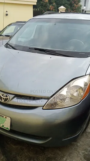 Toyota Sienna 2005 Blue