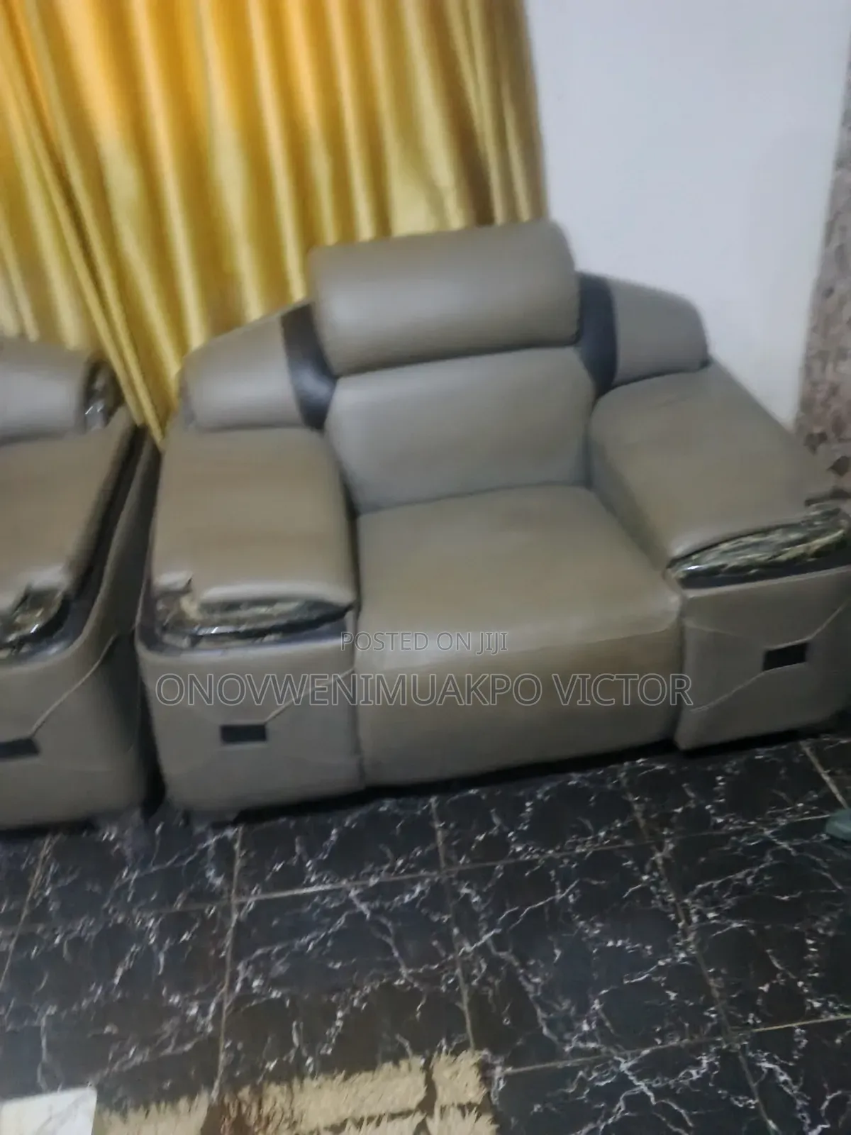 Venza Executive Chairs