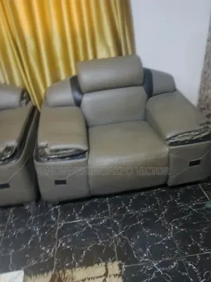 Venza Executive Chairs