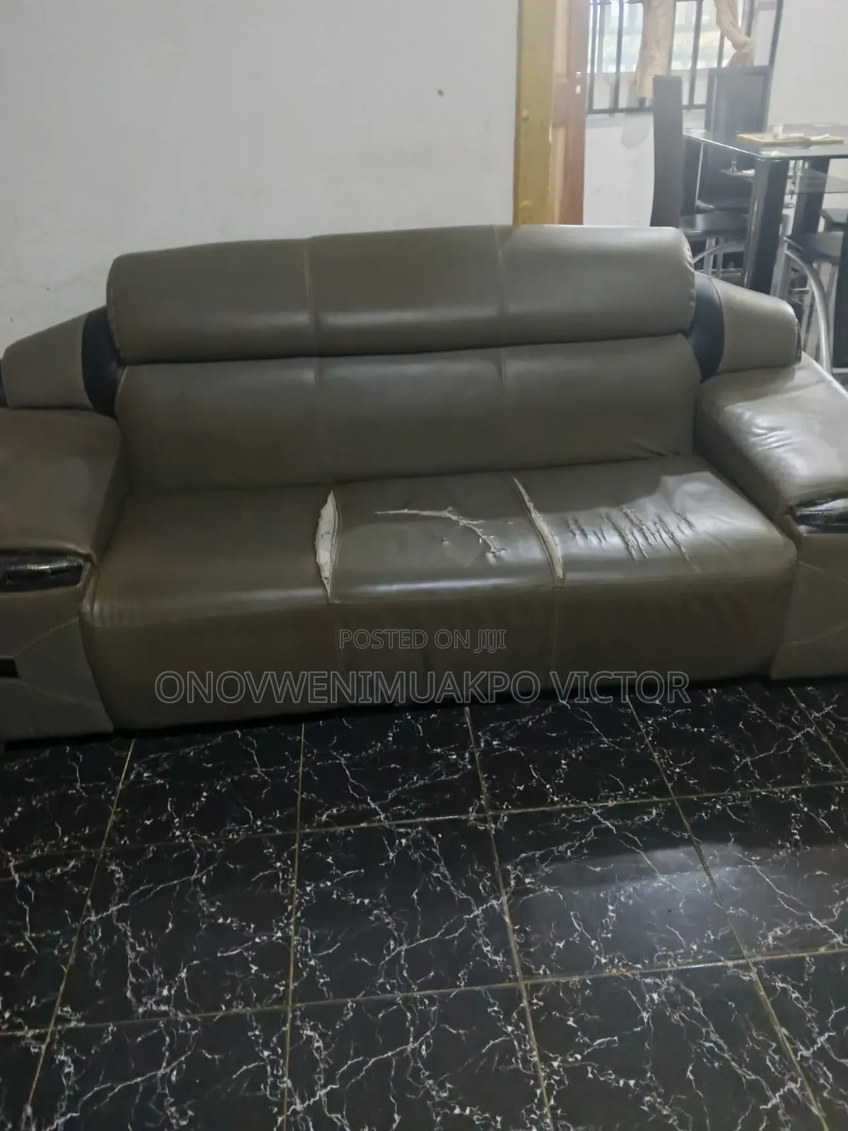 Venza Executive Chairs
