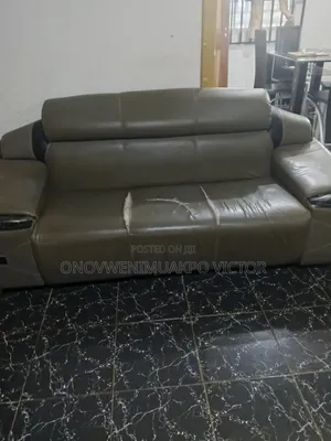 Venza Executive Chairs