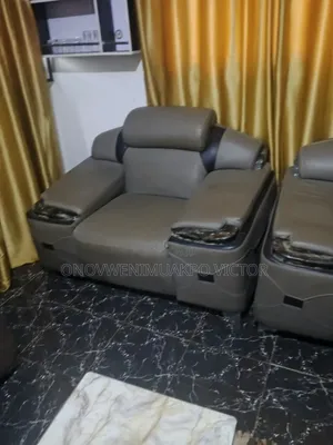 Venza Executive Chairs