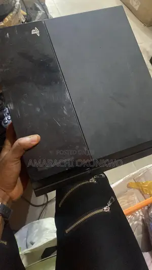 Ps4 Console and Controller