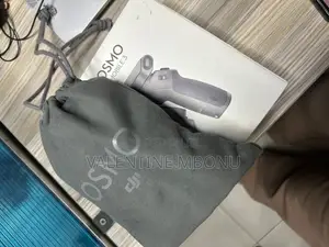 DJI Osmo Mobile 3 Gimbal Combo Kit