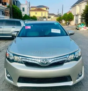 Toyota Camry 2014 Gold
