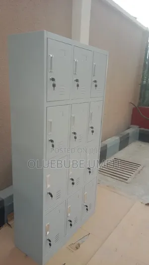 12 Door Locker