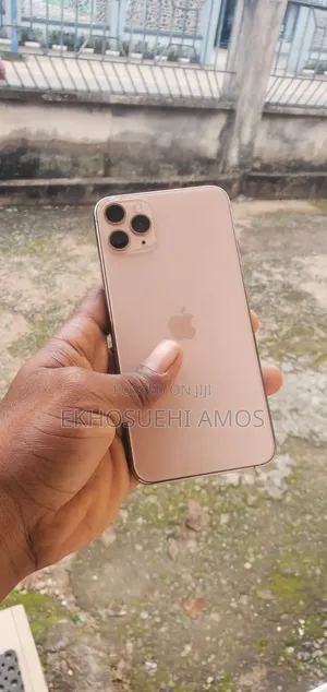 Apple iPhone 11 Pro Max 64 GB Gold