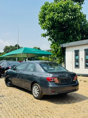 Toyota Corolla 2010 Gray