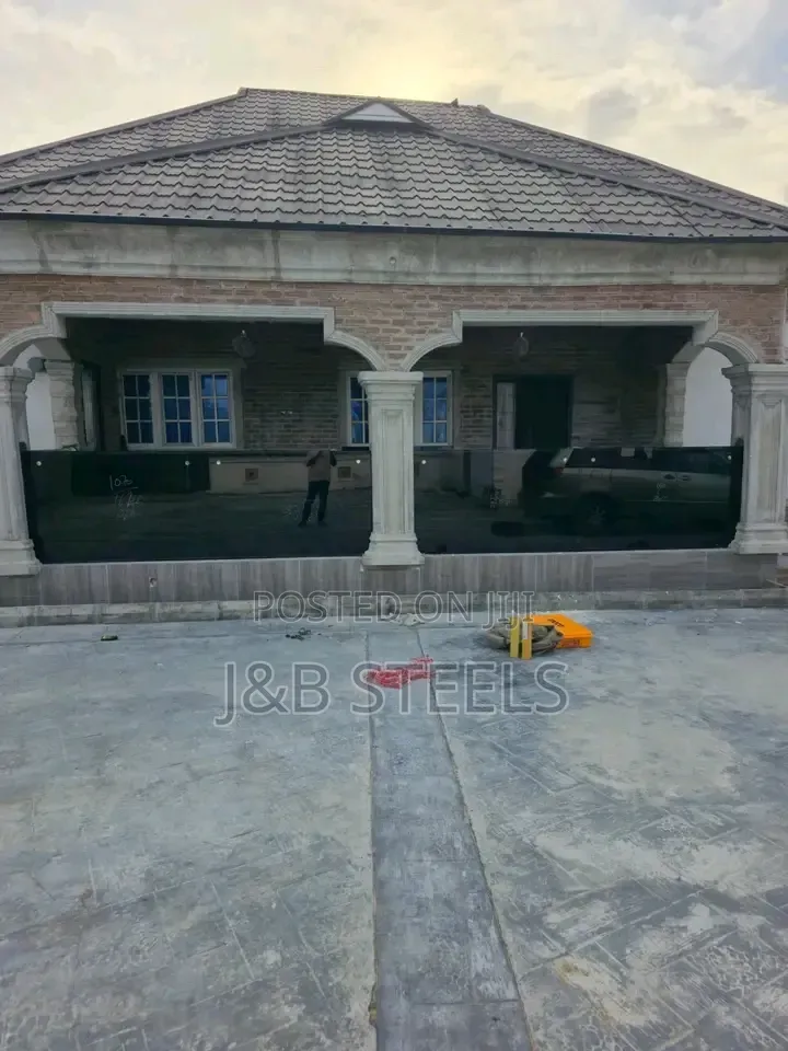 ARC 10m Frameless Glass