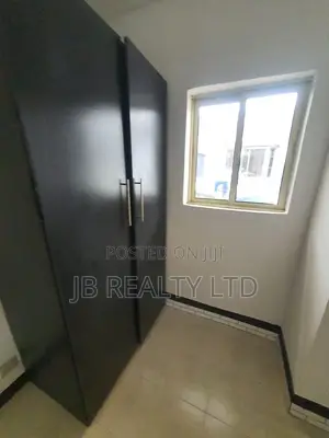1bdrm Room & Parlour in Lekki Phase 1 for rent