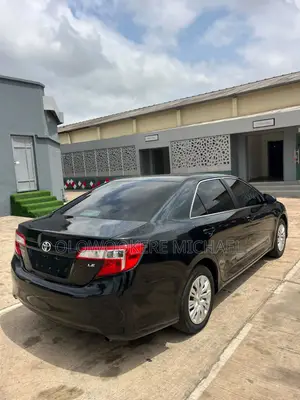 Toyota Camry LE 4dr Sedan (2.5L 4cyl 6A) 2014 Black