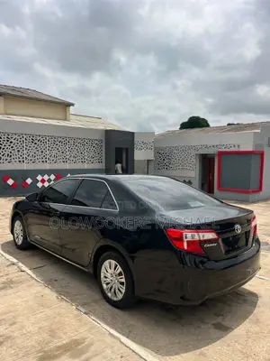 Toyota Camry LE 4dr Sedan (2.5L 4cyl 6A) 2014 Black