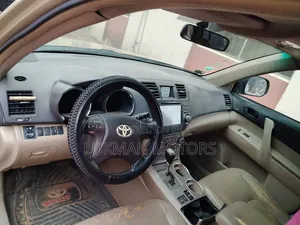 Toyota Highlander 2010 Gray