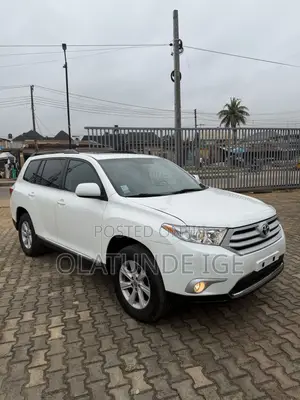 Toyota Highlander SE 3.5L 2WD 2013 White