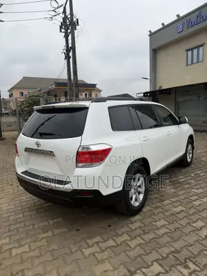 Toyota Highlander SE 3.5L 2WD 2013 White